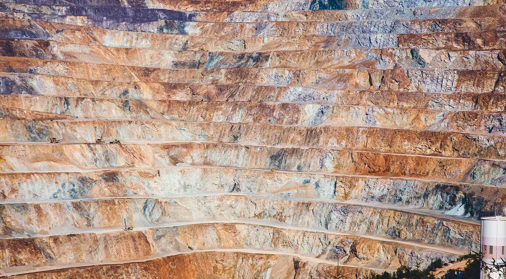 un vistazo directo a los detalles de los niveles de minería en una mina a cielo abierto