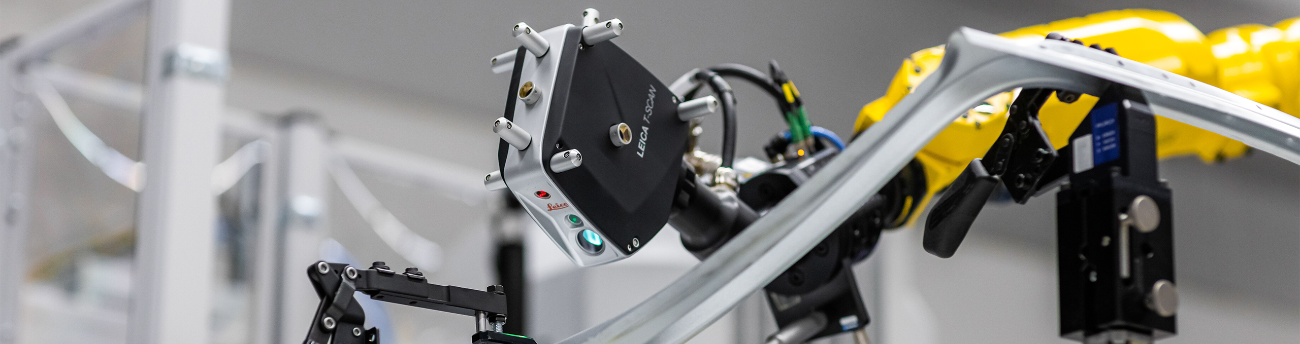 Automation tracker robotic arm