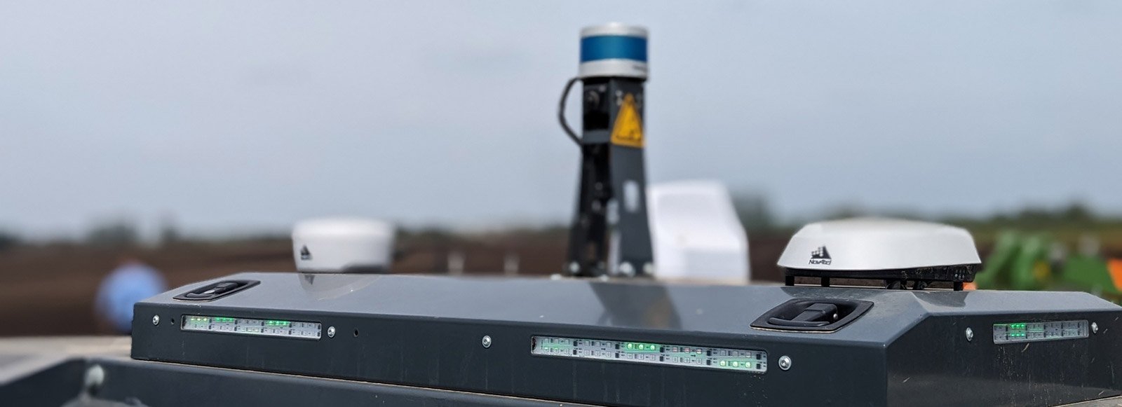 Smart antennas and LIDAR on top of a farm vehicle
