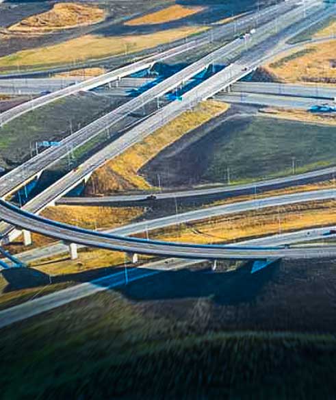 カナダ、アルバータ州の高速道路インターチェンジ。