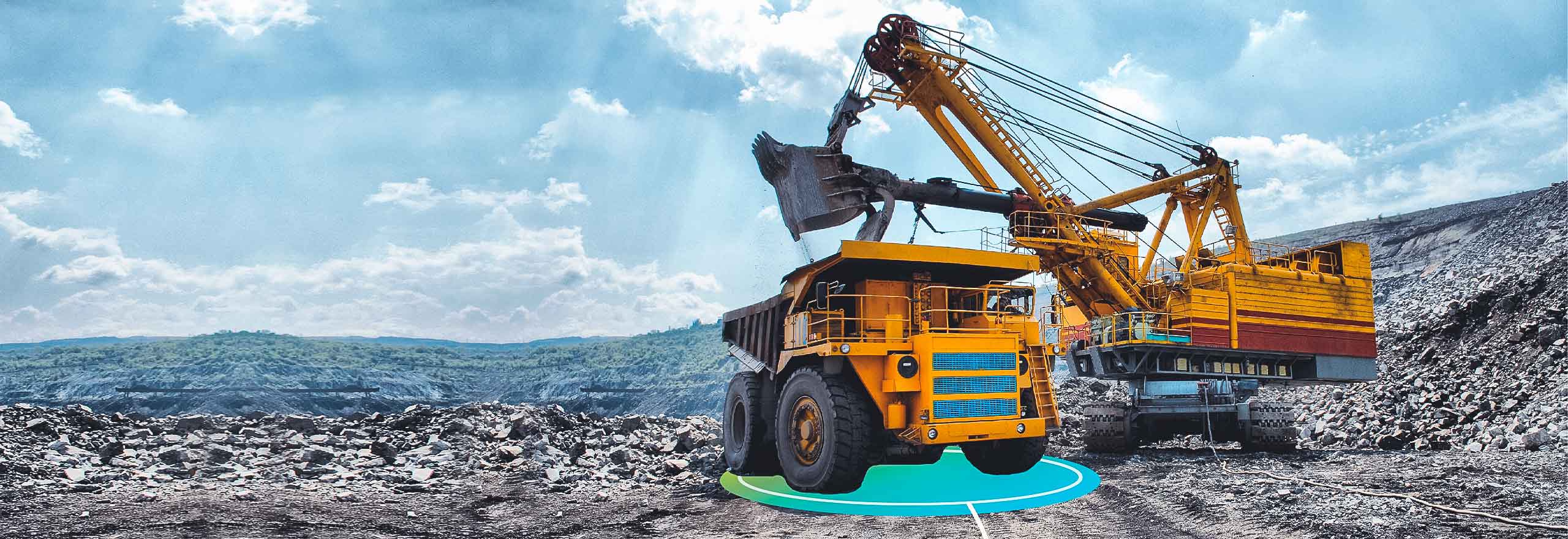 Haul truck and graphic illustrating Hexagon's reverse assist capability