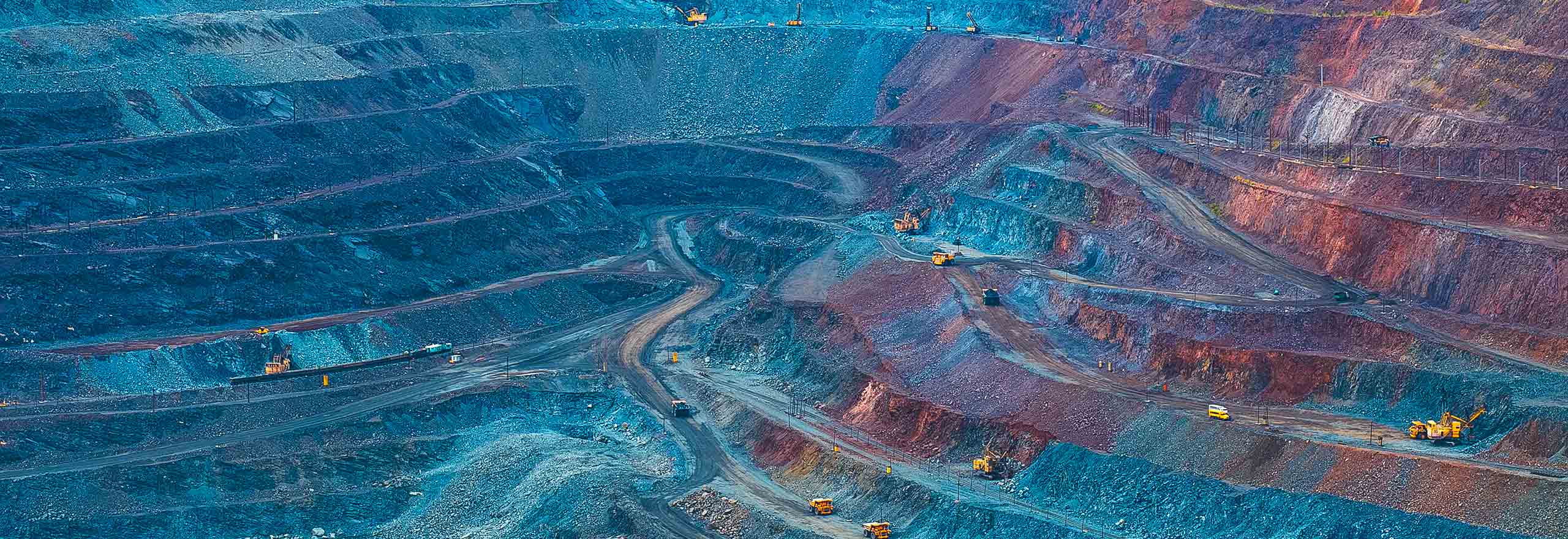 explotación de grandes canteras de mineral de hierro