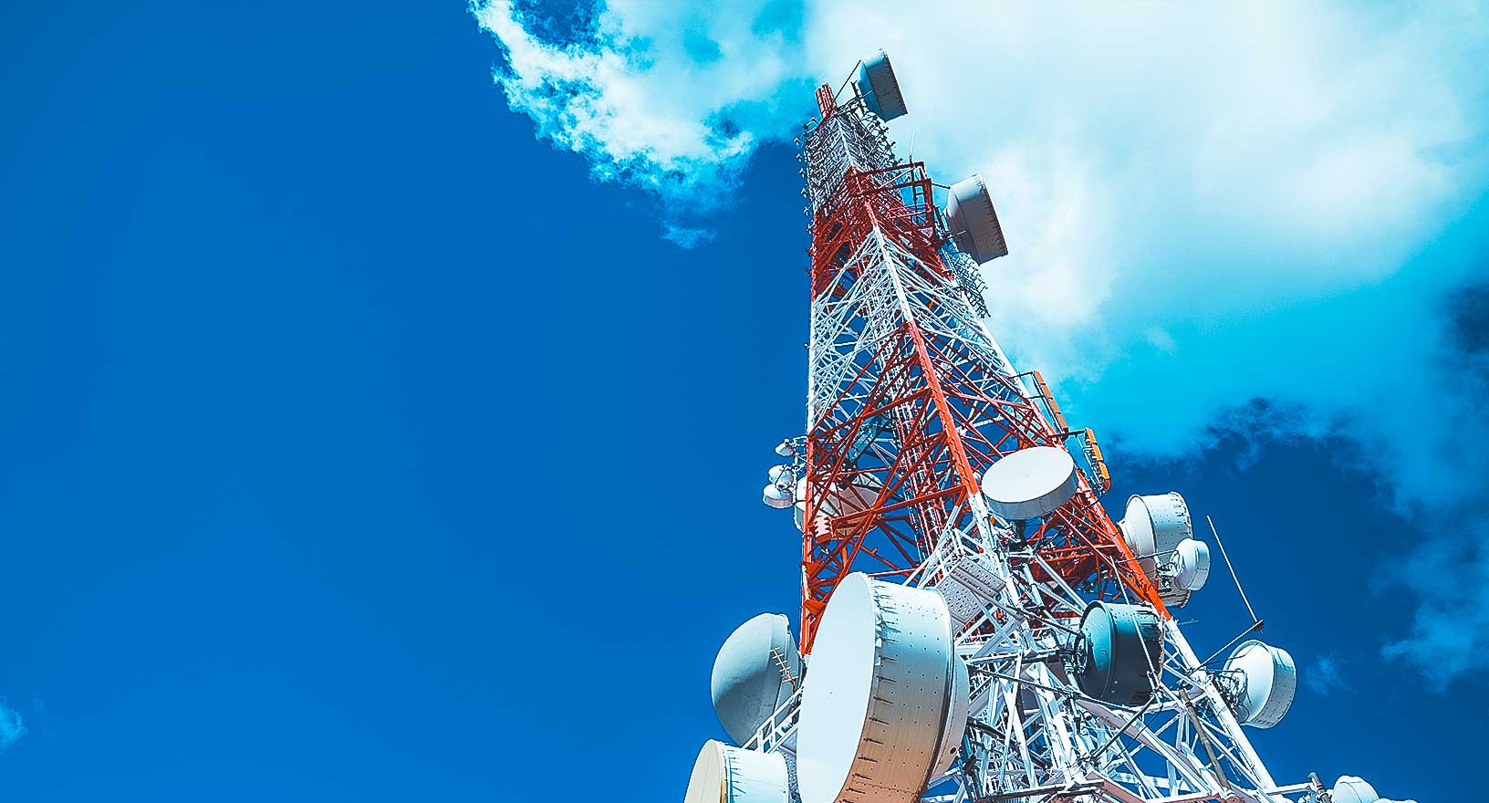 Un'immagine di una torre di telecomunicazione/cellulare