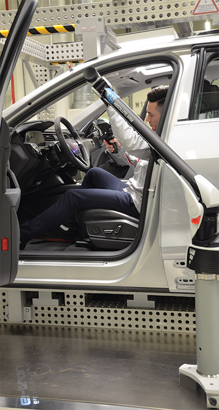 The large Absolute Arm allows easy and accurate measurement inside or outside the car