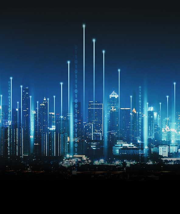 Panorama di una città del futuro di notte