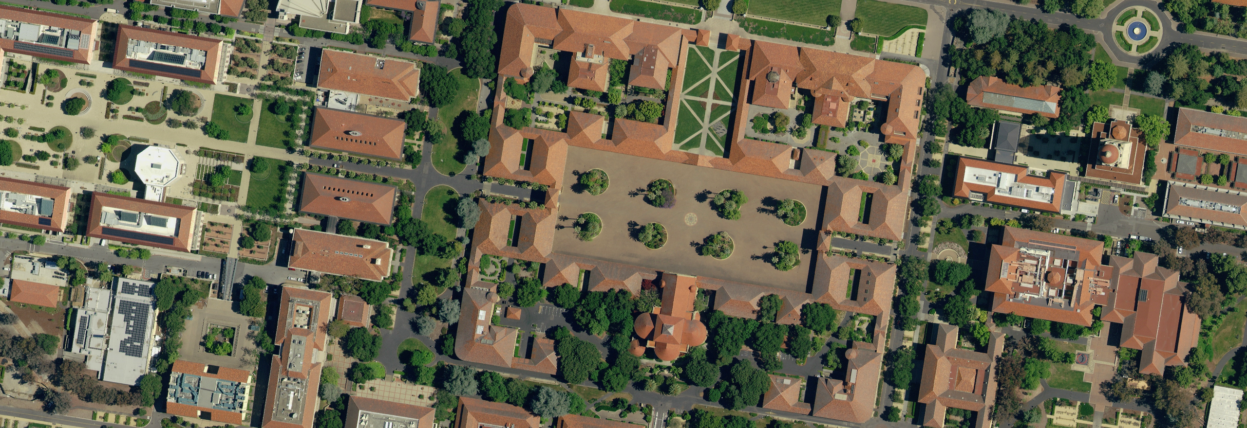 HxGN Content Program Luftbilddaten von Universitätsgebäuden in Kalifornien