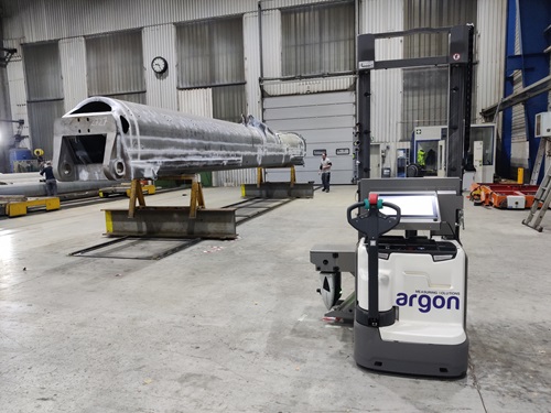 Figure 3. With the ATS600 laser tracker mounted on its measurement trolley,  ARGON created a highly mobile shop-floor solution for Vlassenroot.