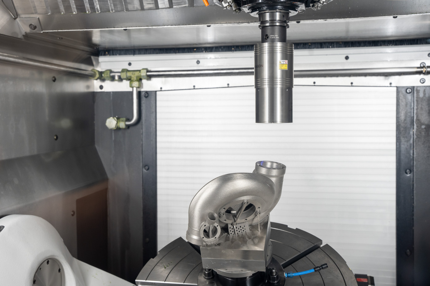 Laser scanning closes the digital gap in 3D printing and high-end milling workflow