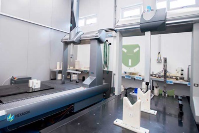 The newer GLOBAL S CMM installed in 2022 sits alongside an older GLOBAL CMM with recently upgraded controller.
