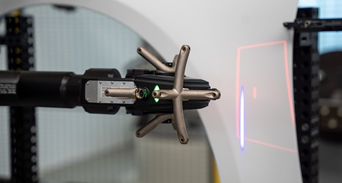  With an average distance of 165 millimetres, the AS1 provides the operator with greater margin for error in the robot path and enables high data quality at higher measurement speeds.