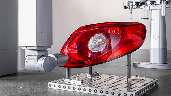 High accuracy inspection of vehicle headlight housings