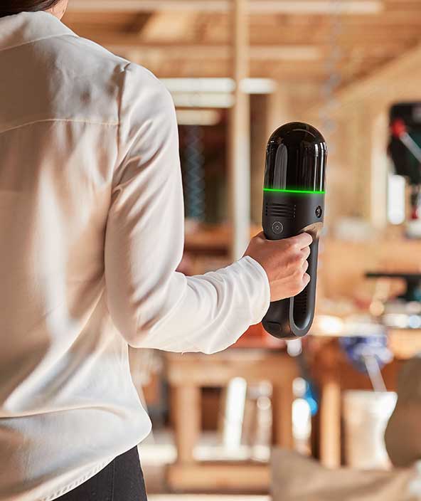 This handheld imaging laser scanner creates a 3D digital twin while you walk through space. Ideal for a large environment.