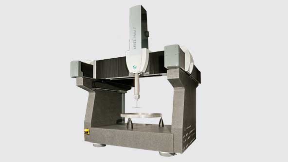 The Leitz PMM-F is a high-accuracy monolithic gantry coordinate measuring machine for medium-sized workpieces